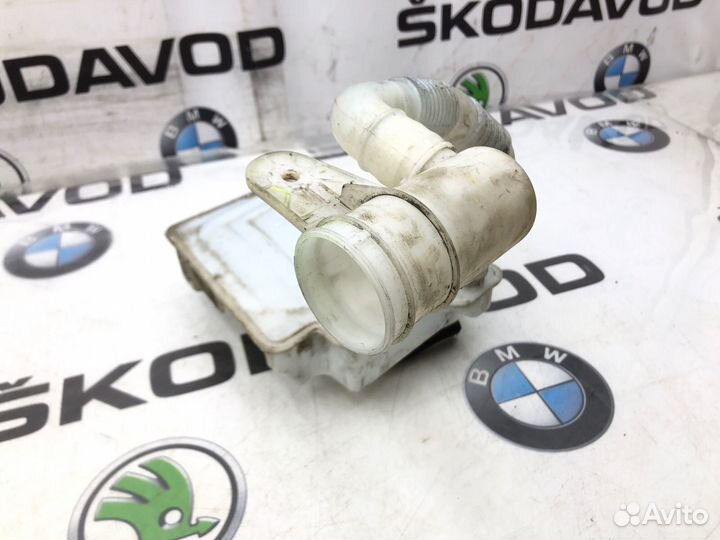 Бачок омывателя Skoda Octavia A5 (1Z) 1.2 cbzb