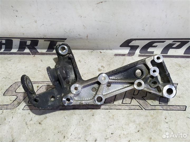 Крепление рычага подвески переднее левое Audi A3
