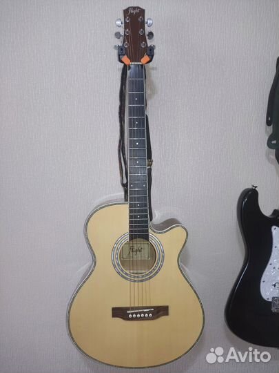 Акустическая гитара