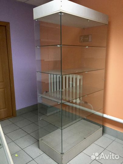 Стеллаж стеклянный