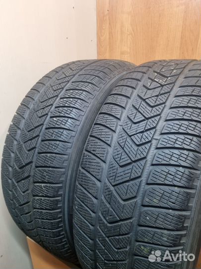 Pirelli Scorpion Winter RFT 255/55 R18