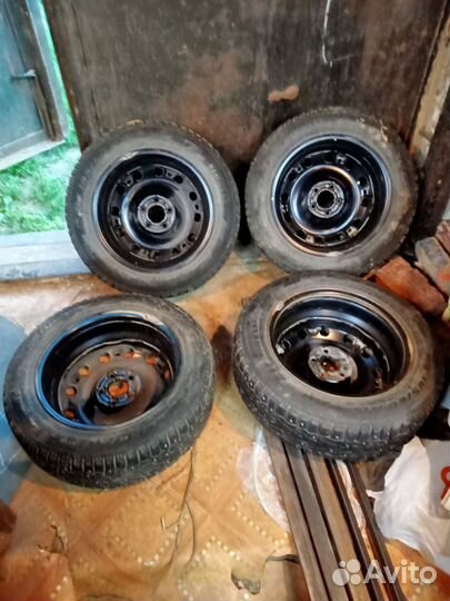 Комплект зимних колес r15