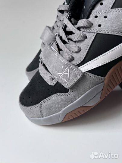 Nike air jordan x travis scott