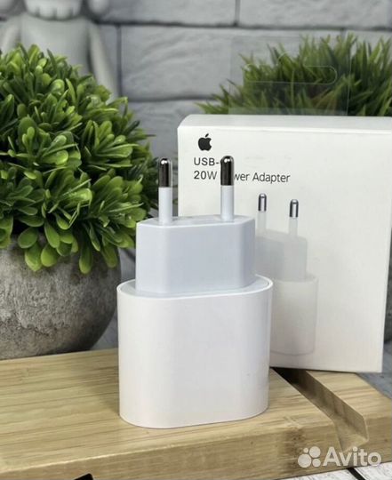 Блок питания Apple 20 W Type-C