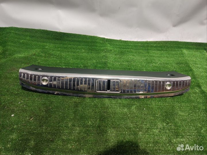Накладка погрузочного края Mercedes W217