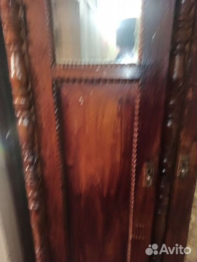 Шкаф старинный