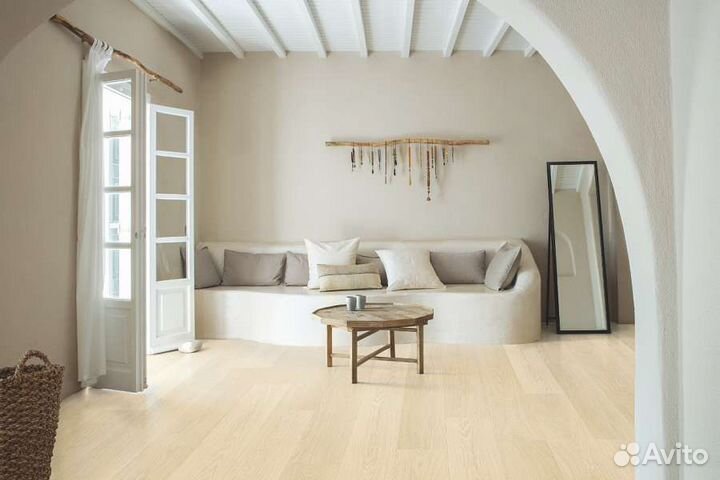 Ламинат Quick-Step Signature Дуб Светлый Лакирован