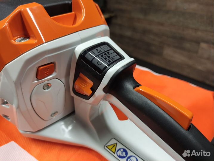 Аккум. пила Stihl MSA 300 c АКБ и зу