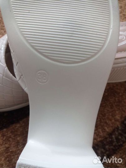 Шлепанцы женские 38 размер