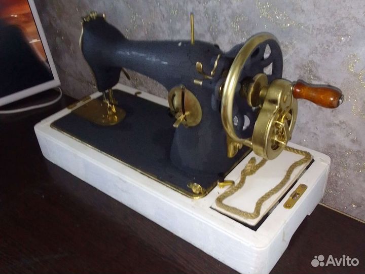 Швейная машинка подольская ручная