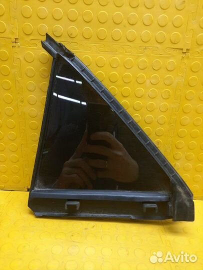 Стекло боковое заднее правое Mazda 6 GG 2002
