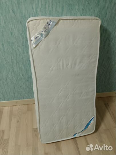 Матрац и бортики к детской кроватке