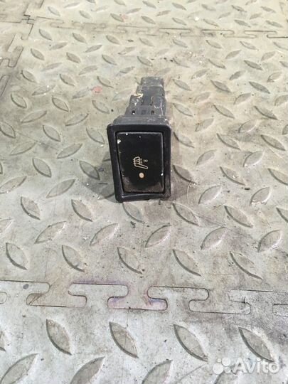 Кнопка обогрева сидений (Geely MK)