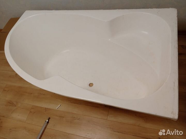 Ванна акриловая 170x100