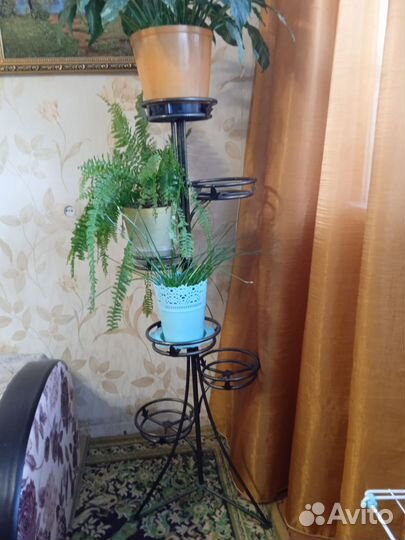 Стойка для цветов напольная