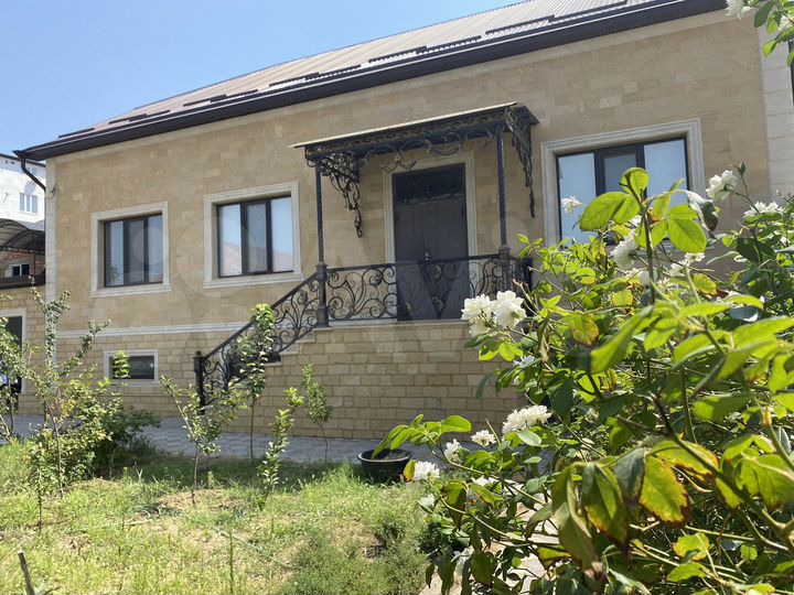 Дом 198 м² на участке 7,4 сот.