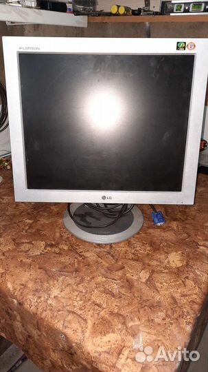 Монитор LG 19 диагональ