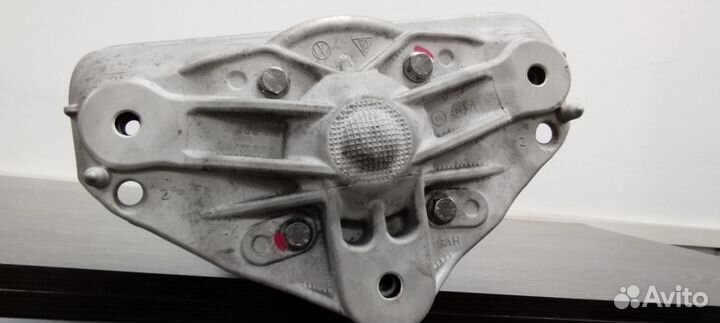 Пневмостойка Touareg / Audi Q7 передняя правая