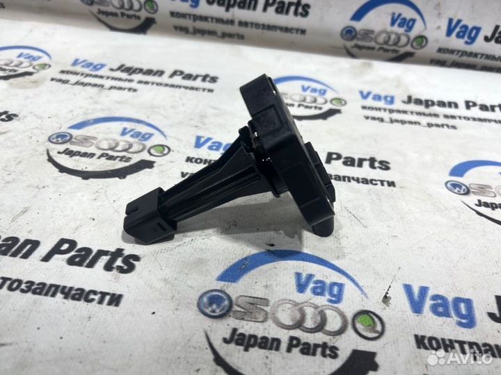 Датчик уровня масла в двигателе Audi A4 B8 cdnc