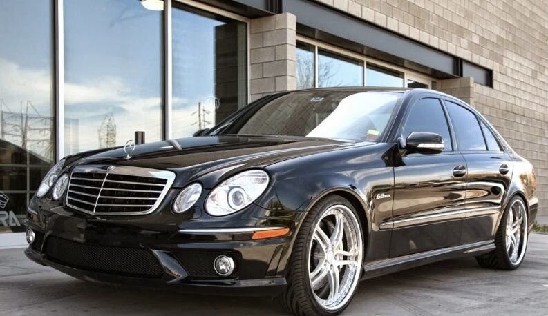 BENZTUNING: 2006 Mercedes-Benz W211 E55 AMG on 20" Niche Wheels