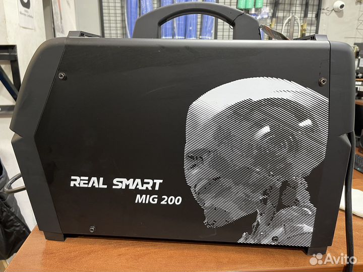 Сварочный полуавтомат Сварог Real Smart MIG 200