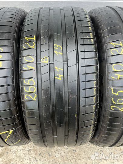 Pirelli P Zero PZ4 305/35 R21 и 265/40 R21