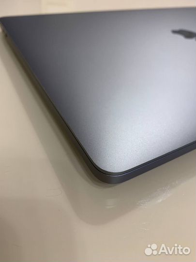 Macbook pro 2019 i7 16/512