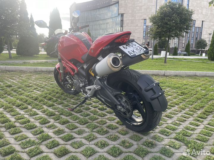 Ducati 696