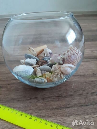 Ваза с камнями