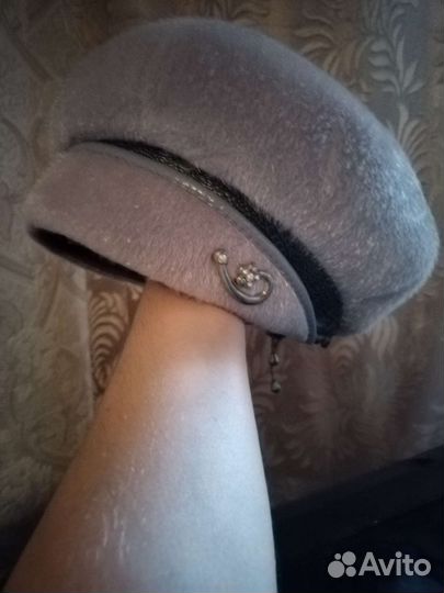 Пальто, шапки, плащ