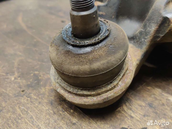 Рычаг передний правый нижний Toyota LC200 2016г