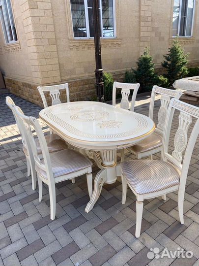 Стол Лапка Версаче