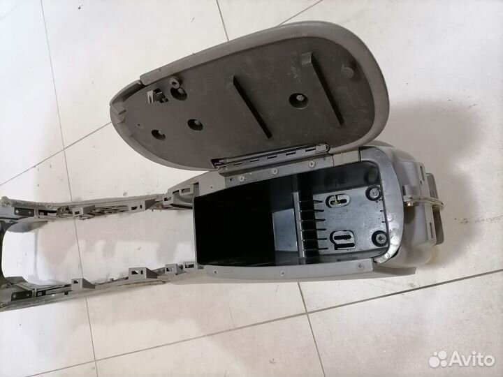 Консоль между сиденьями Ford Taurus 2 1992-1996