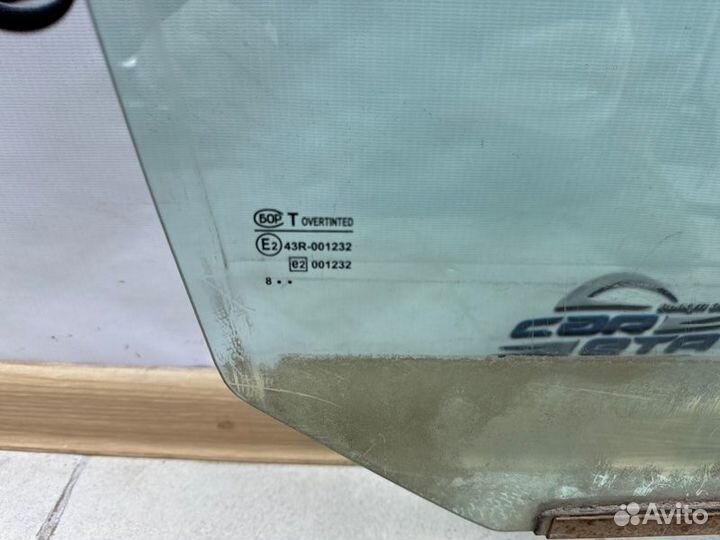 Стекло двери переднее правое Лада Приора 1.6 21126