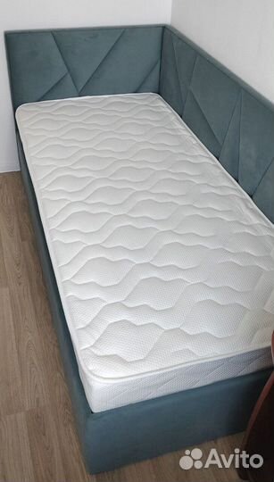 Спальный диванчик