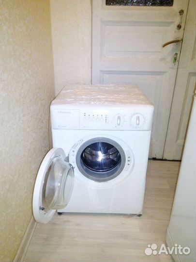 Рабочая,надёжная под раковину,под мойку отлич сост