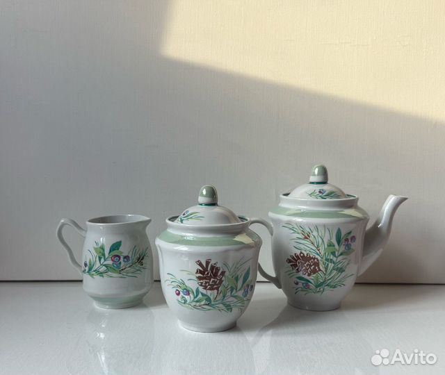 Набор керамической. Чайник, молочник, сахарница