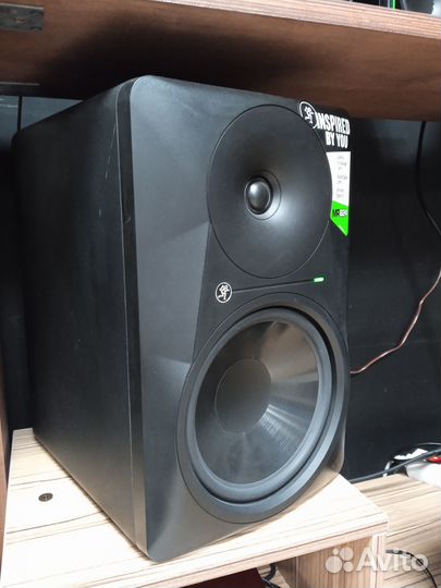 Активный студийный монитор Mackie MR824 новый