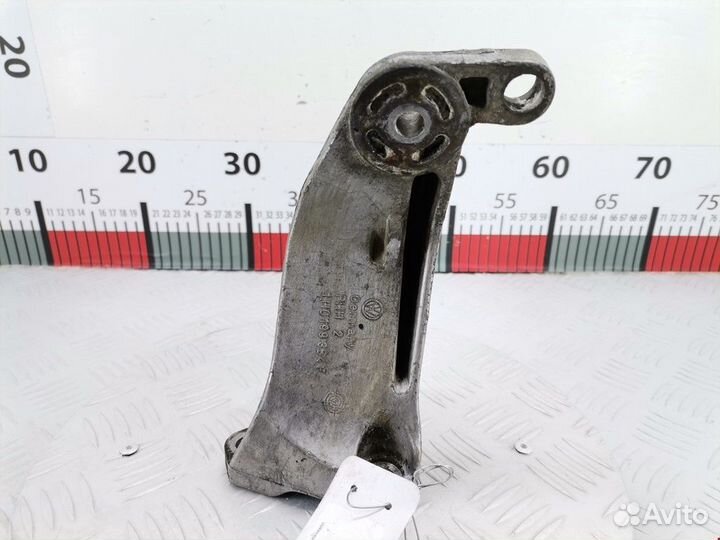 Кронштейн двигателя Volkswagen Golf 3 1997