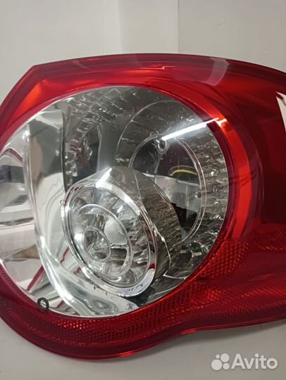 Фонарь правый VW Passat B6 2005-2010 4411988RAE