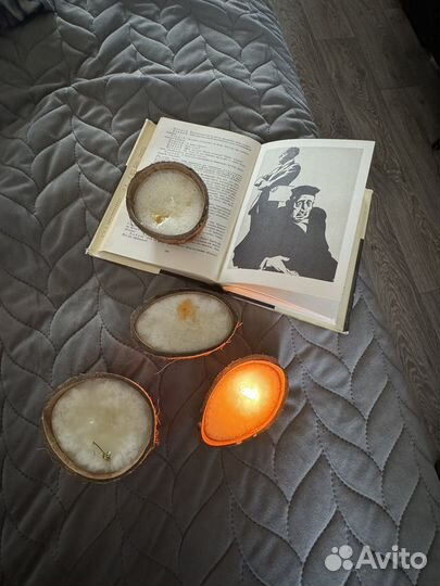 Свеча в кокосовой скорлупе Парафиновая