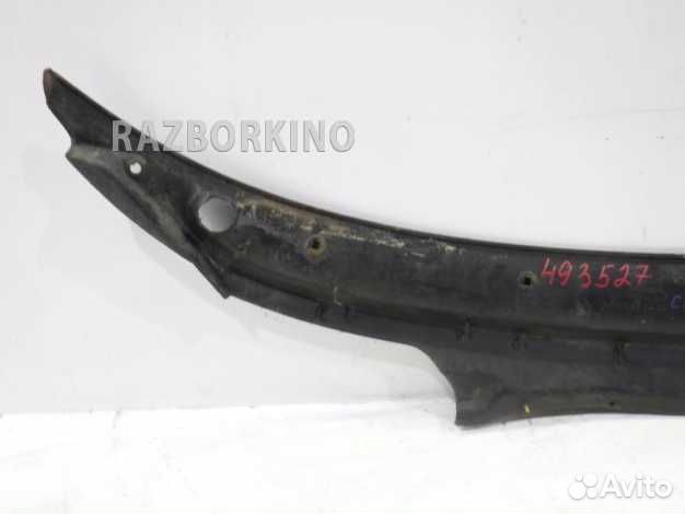 Водосток лобового стекла (жабо)