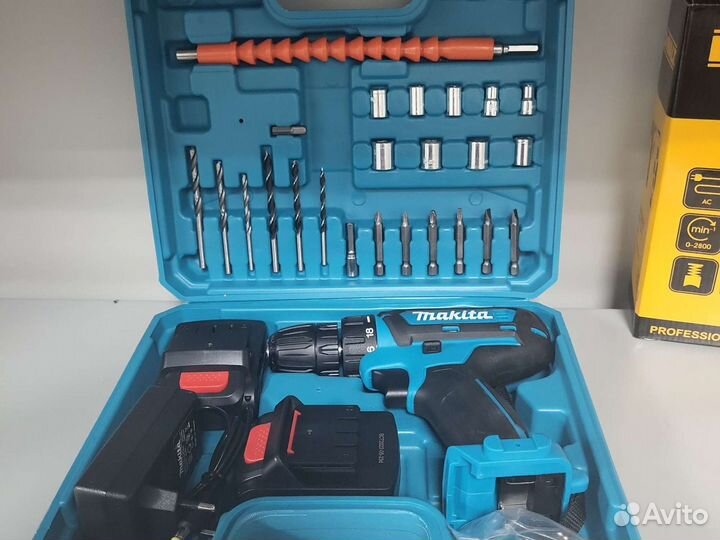 Новый шуруповерт makita (18v) с набором)