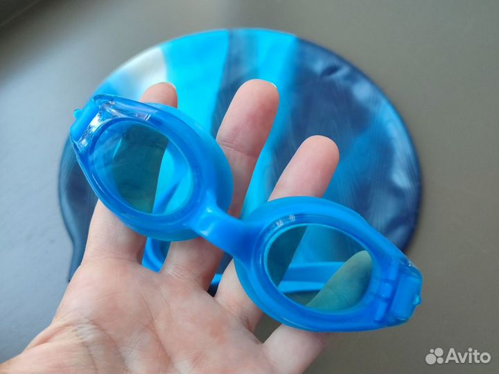 Шапочка и очки для плавания детские
