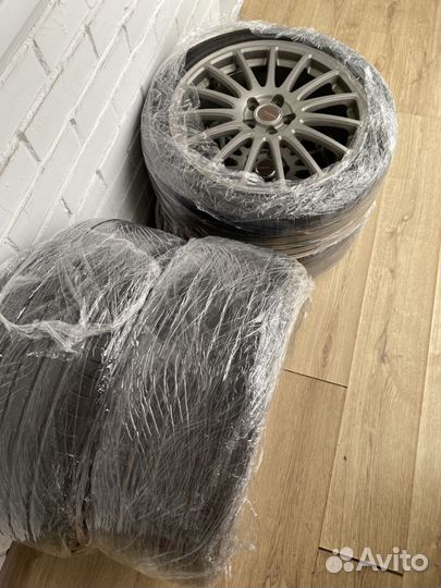 Колеса на машину