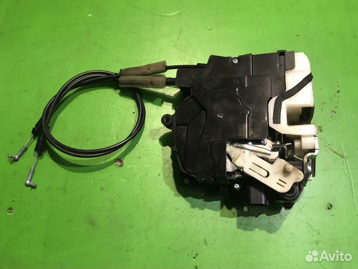 Замок задней правой двери Peugeot 407