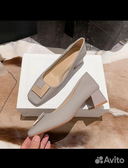 Модные женские туфли на среднем каблуке 4см
