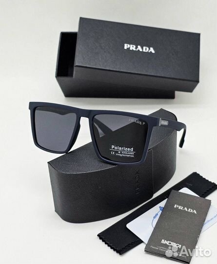 Солнцезащитные очки Prada с поляризацией