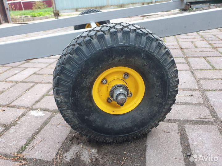 Лодочный прицеп килевой