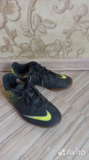 Футбольные бутсы nike